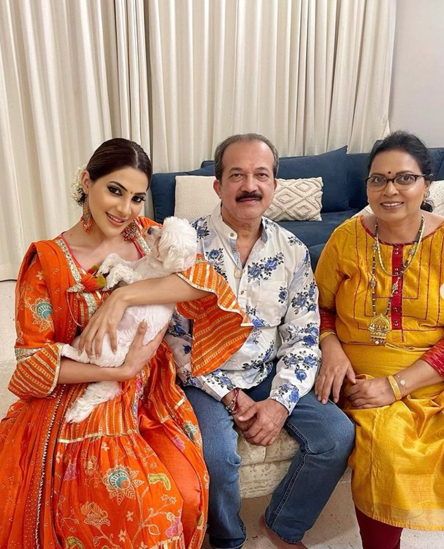 Niki Tamboli With Her Parents