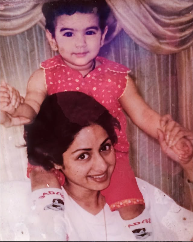 Khushi Kapoor's Childhood Picture with her mother Sridevi