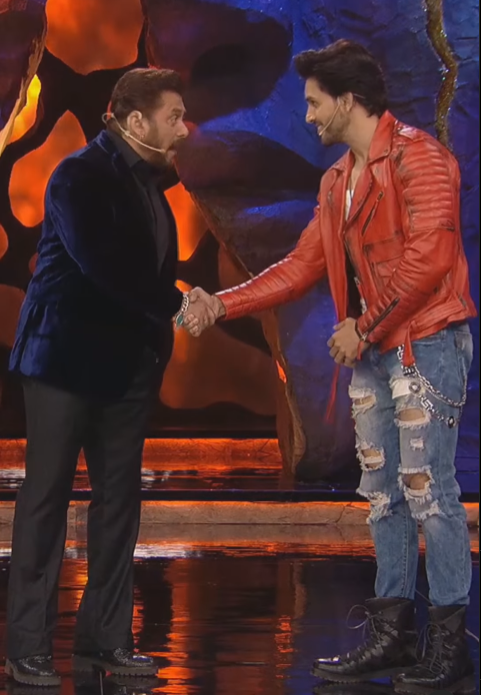 Shehzada Dhami with Salman Khan in the reality show Bigg Boss 18