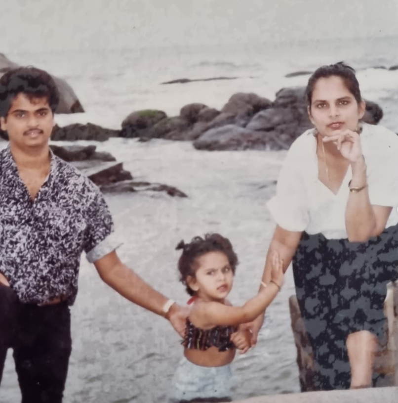 Shrutika Arjun's Childhood picture with her parents