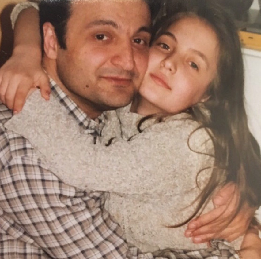 Elli Avram's Childhood Picture with her Father