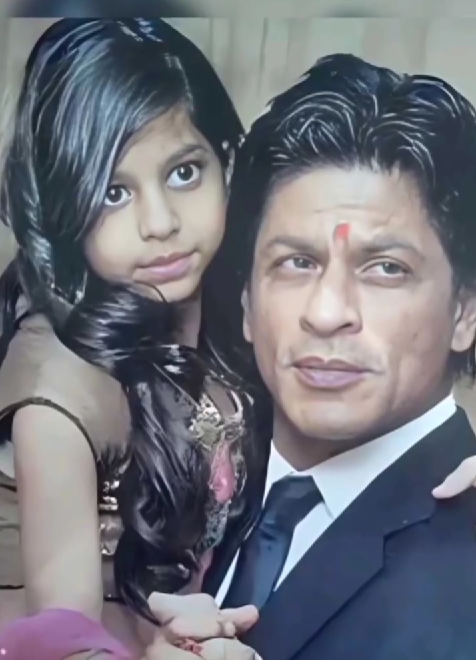 Suhana Khan's Childhood Picture with her father