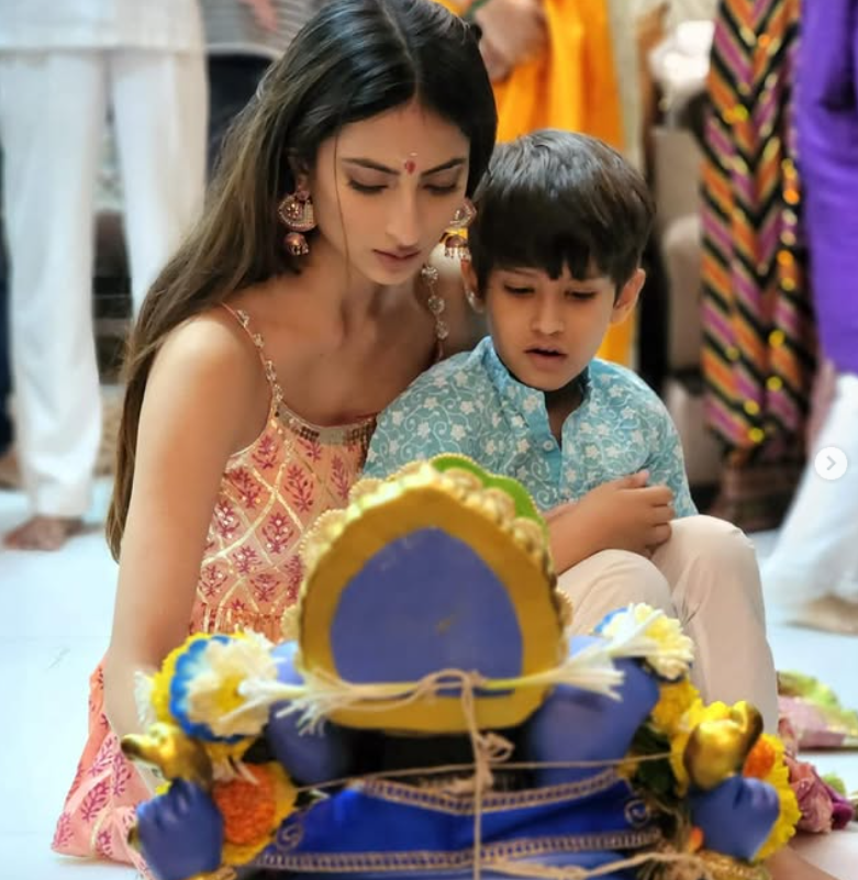 Palak with her brother Reyansh Kohli