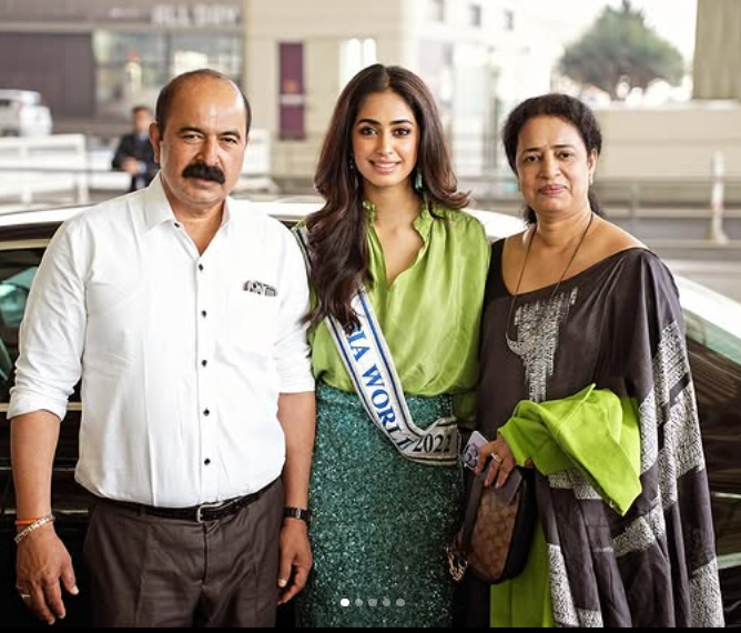 Sini Shetty with her Parents