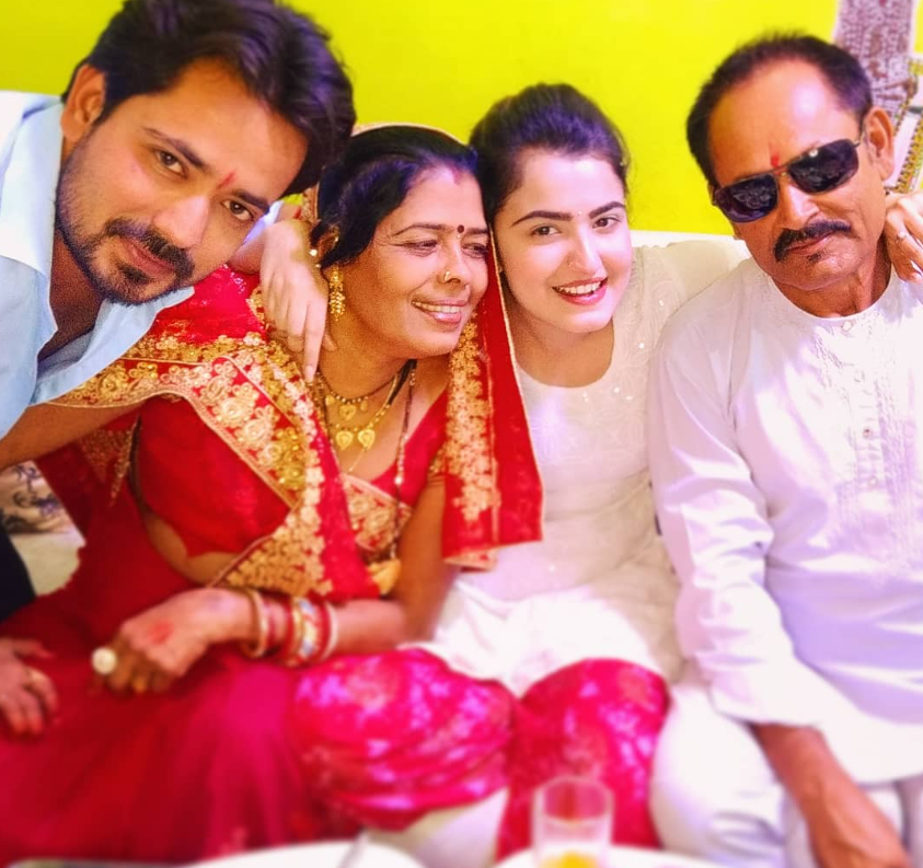 Nandini Sharma With her Family