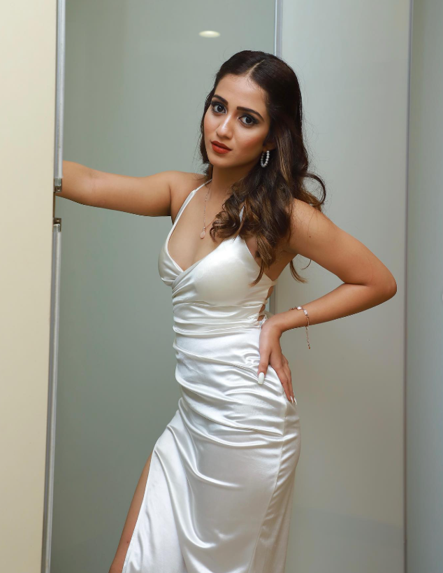 Sakshi Mhadolkar