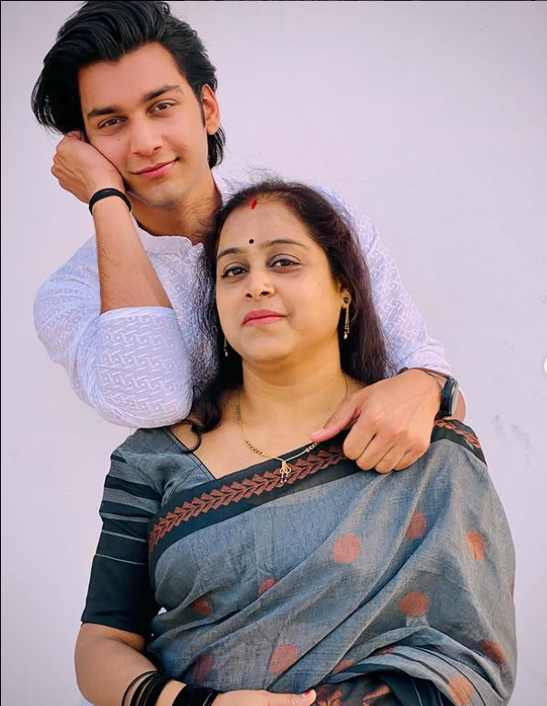 Aman Jaiswal with her mother Rakhi Jai