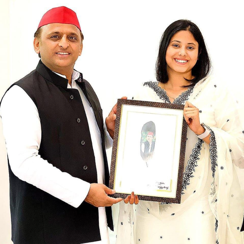 Priya saroj with Samajwadi Party's national president 'Akhilesh Yadav'