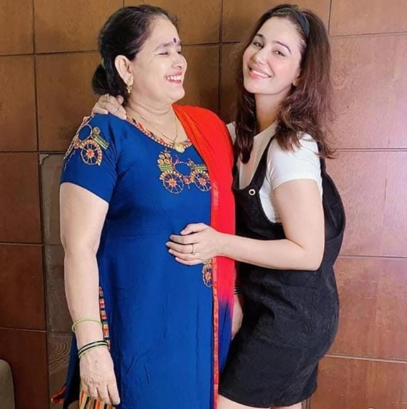 Kangna Shama with her mother