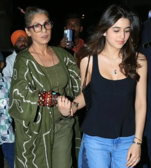 Naomika with her maternal grandmother Dimple Kapadia