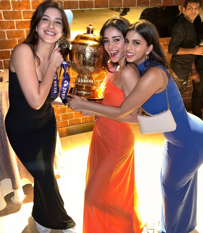 Shanaya Kapoor wirh her best friend Suhana Khan & Ananya Panday