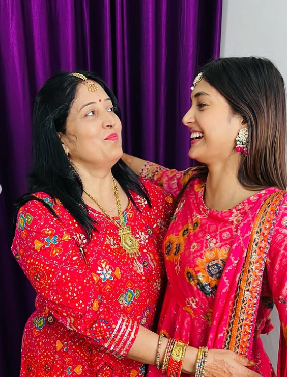 Aditi Tripathi with her mother