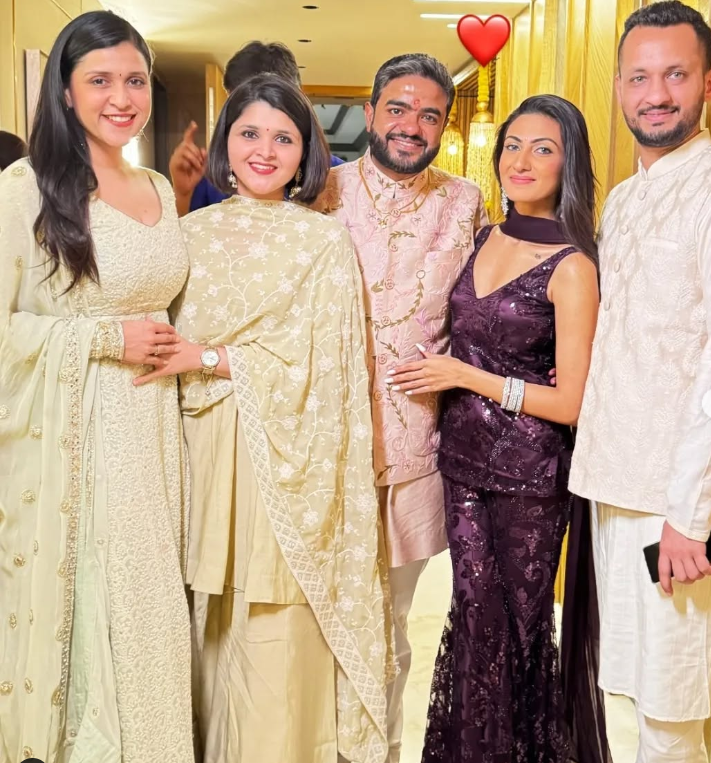 Siddharth with his fiance Neelam Upadhyaya & his cousins Mannara Chopra, Mitali Chopra