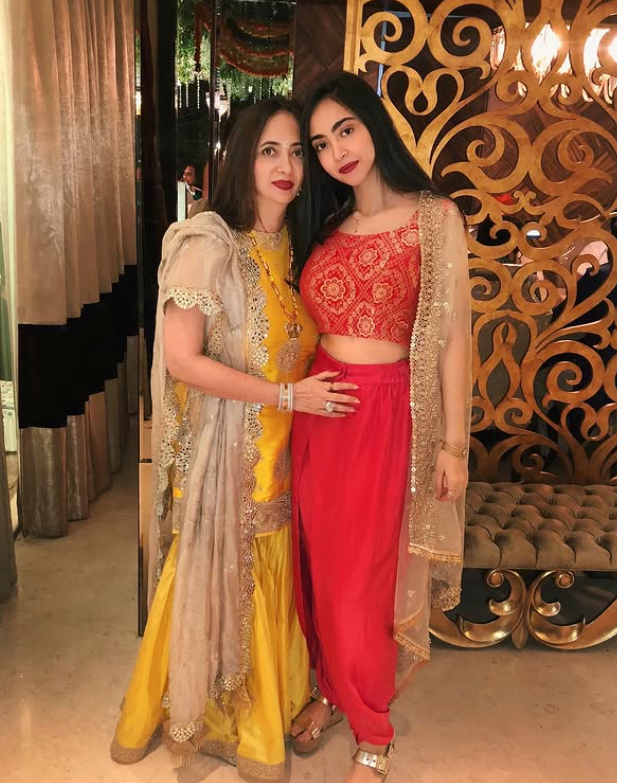 Kaashvi Hiranandani with her mother Molly Hiranandani