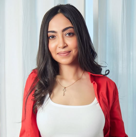 Kaashvi Hiranandani: Biography, Age, Family, Career & Net Worth