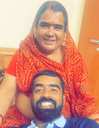 Bhanu Pania With her Mother