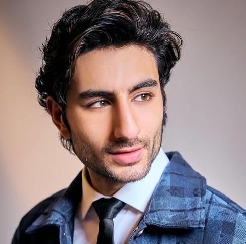 Ibrahim Ali Kahn Profile