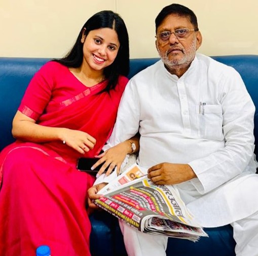 Priya Saroj with her Father Tufani Saroj
