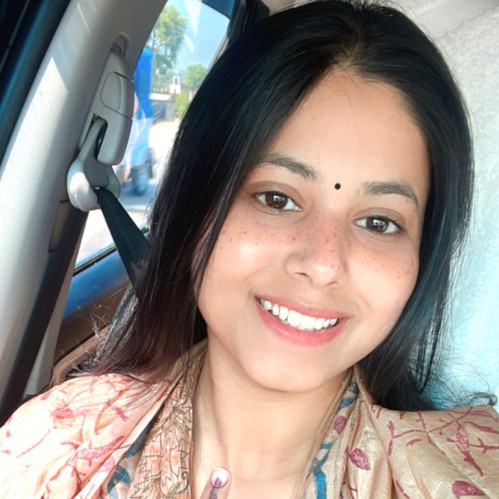 Priya Saroj Profile