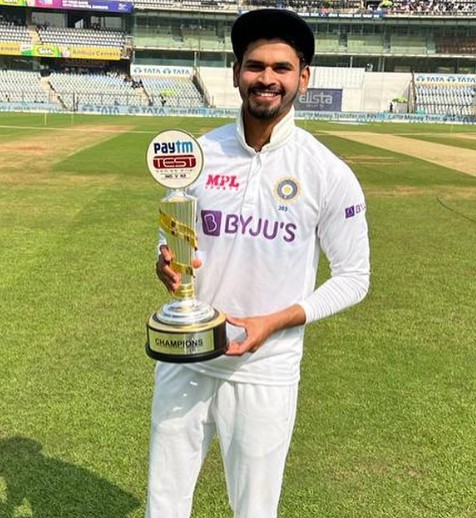 Shreyas Iyer with his Awards