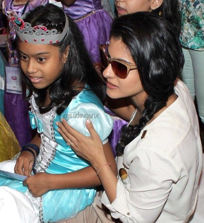 Nysa Devgan's Childhood picture with her mother Kajol