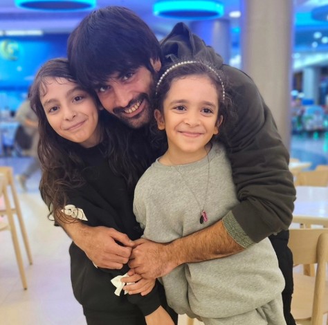 Nouran Aly's husband Vivian Dsena and daughter