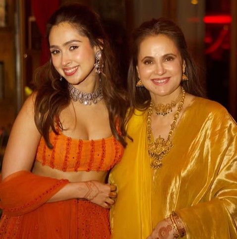 Pashmina Roshan with her mother Kanchan Roshan