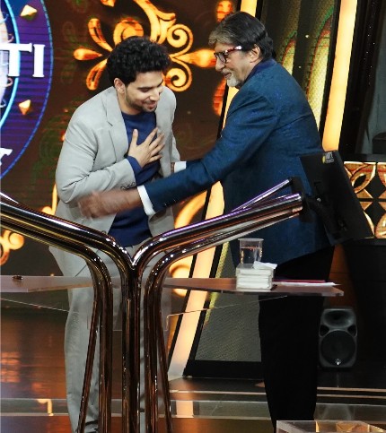 Samay Raina in the tv show 'Kaun Banega Carorepati'