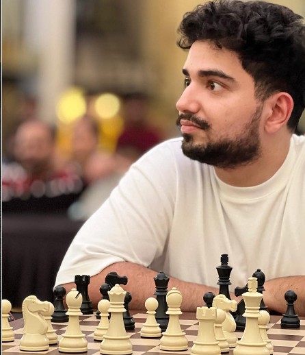 Samay Raina playing Chess