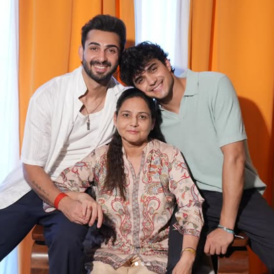 Abhay Verma with his mother Kavita Verma and brother Abhinshek Verma