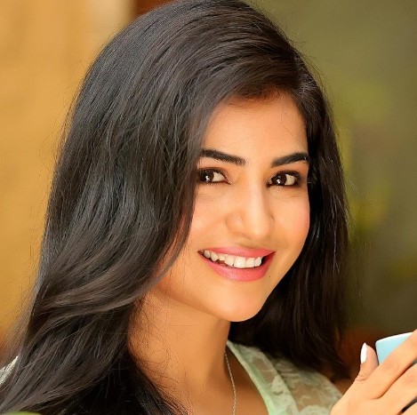 Shikha Malhotra Profile