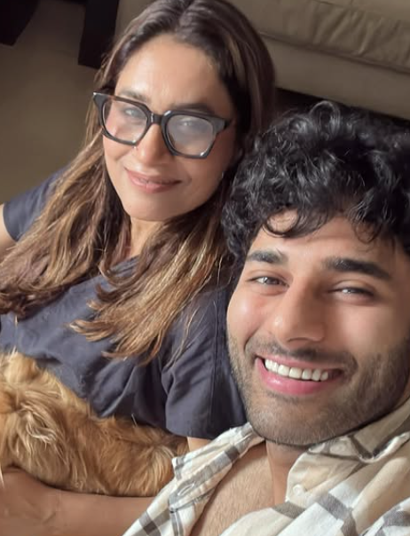 Tusharr Khanna with her mother Aparna Khanna