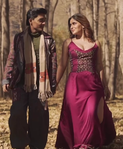 Karishma Sharma and Rohit Zinjurke in the music video 'Pyaar Ban Gaye'