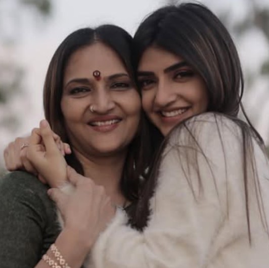 Sreeleela with her mother Swarnalatha