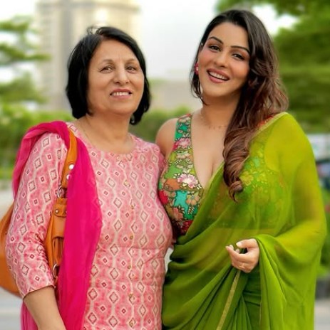 Yamini Malhotra With Her Mother Veena Malhotra
