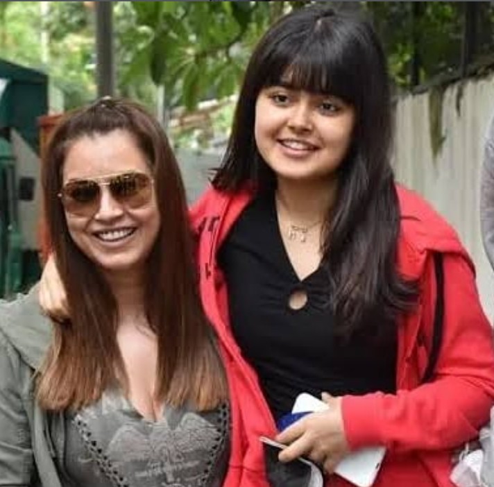 Aryana Chaudhary with her mother Mahima Chaudhary