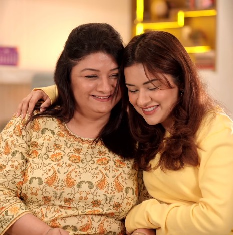 Avneet Kaur with her mother Sonia Nandra