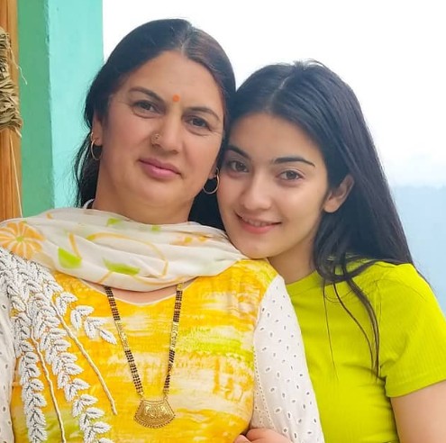 Pratibha Ranta with her mother