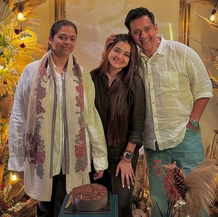 Riva Kishan with her father Ravi Kishan and mother Preeti Kishan