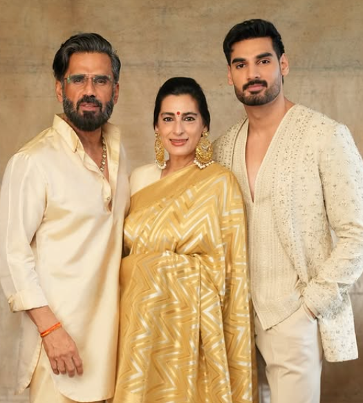 Ahan Shetty with his parents Sunil Shetty and Mana Shetty