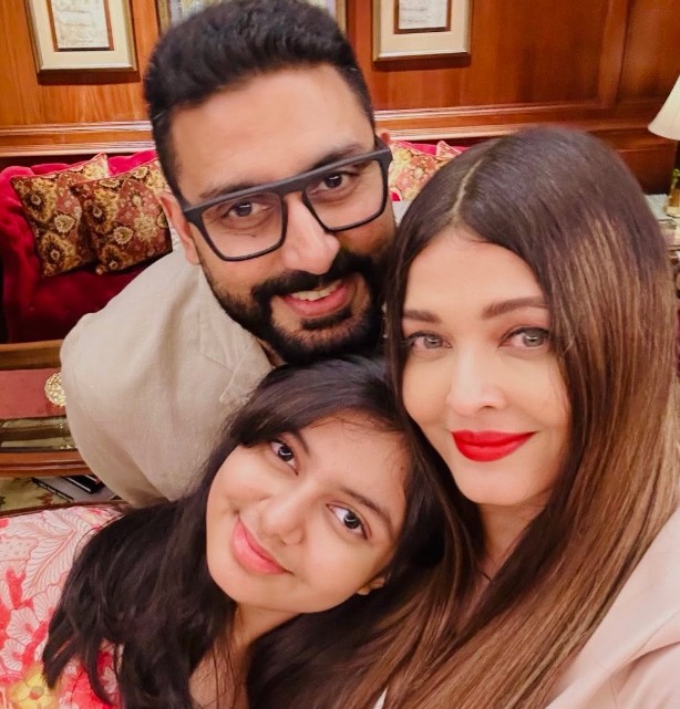 Abhishek Bachchan With Aishwarya Rai (Wife) and Aaradhya (Daughter)