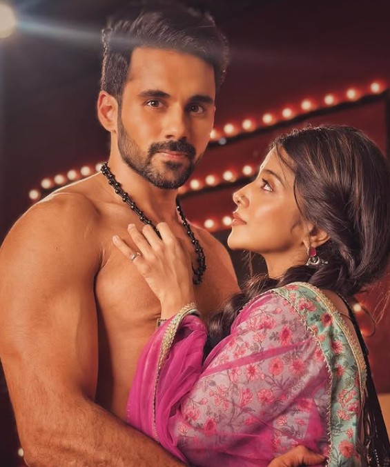 Abhishek Bajaj with Khushi Dubey in a scene from the Web Series 'Jubilee Talkies'