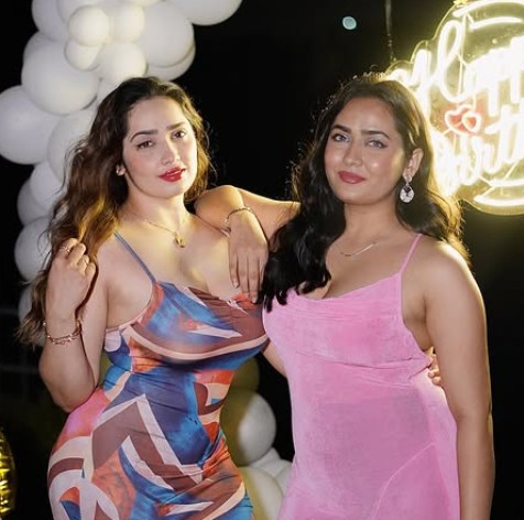 Aditi With Her Sister Divya Mistry