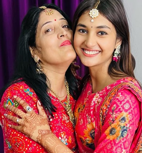 Aditi Tripathi with her mother