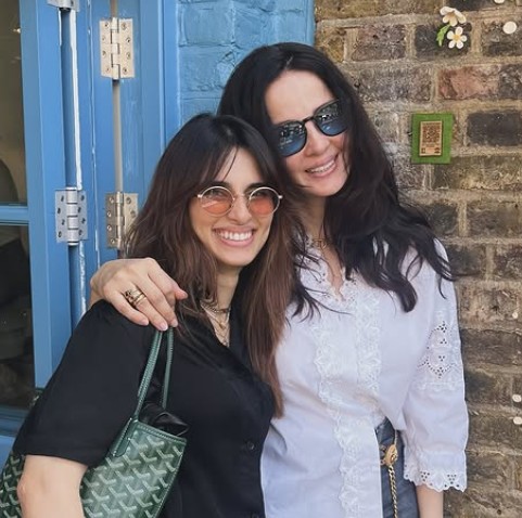 Aisha Ahmed with her mother Rukhsar Rehman