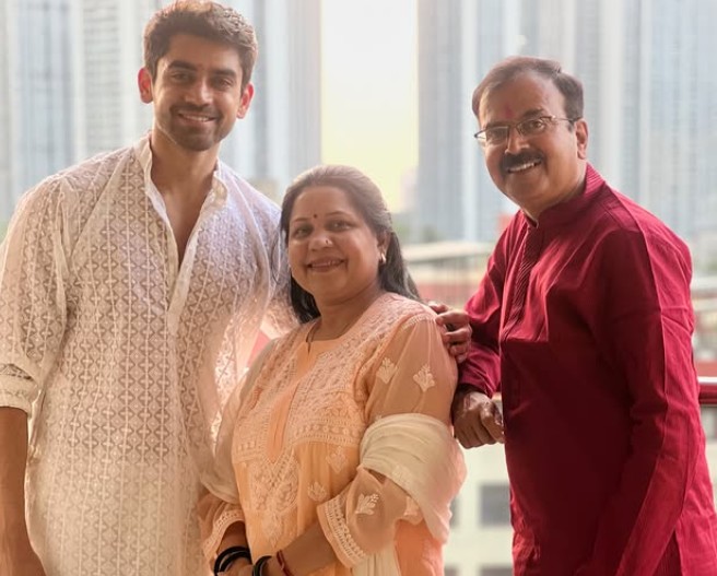 Avinash Mishra with his Parents