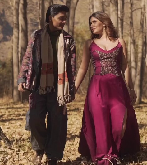 Karishma Sharma and Rohit Zinjurke in the music video 'Pyaar Ban Gaye'