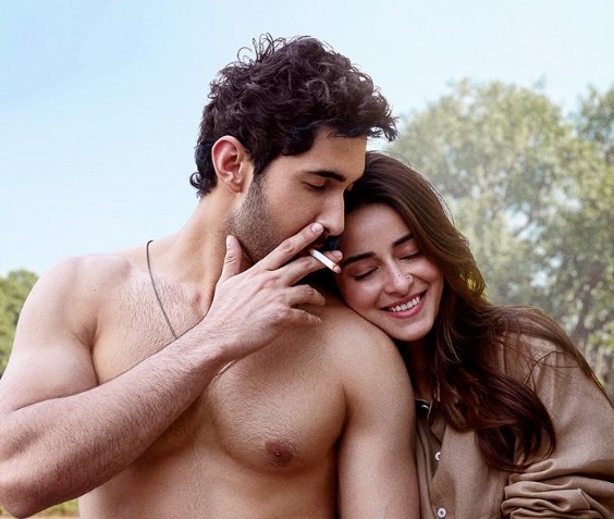 Laksh Lalwani with Ananya panday in the film 'Chand Mera Dil'
