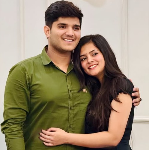 Mridul Tiwari with his sister Pragati Tiwari