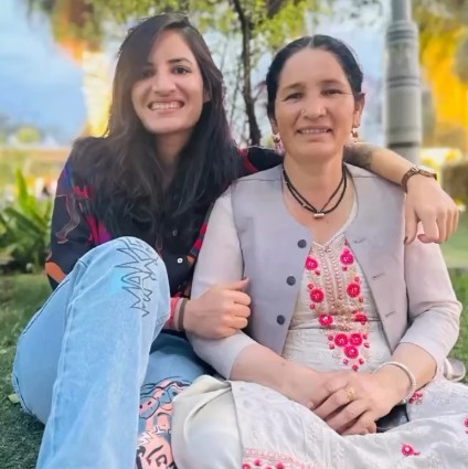 Renuka Singh Thakur with her mother Sunita Thakur